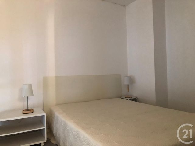 Appartement F1 à louer - 2 pièces - 41.0 m2 - AVIGNON - 84 - PROVENCE-ALPES-COTE-D-AZUR - Century 21 Saint Marc Immobilier