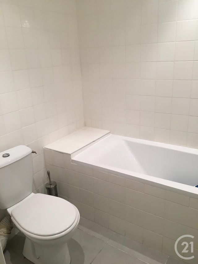 Appartement F1 à louer - 2 pièces - 41.0 m2 - AVIGNON - 84 - PROVENCE-ALPES-COTE-D-AZUR - Century 21 Saint Marc Immobilier