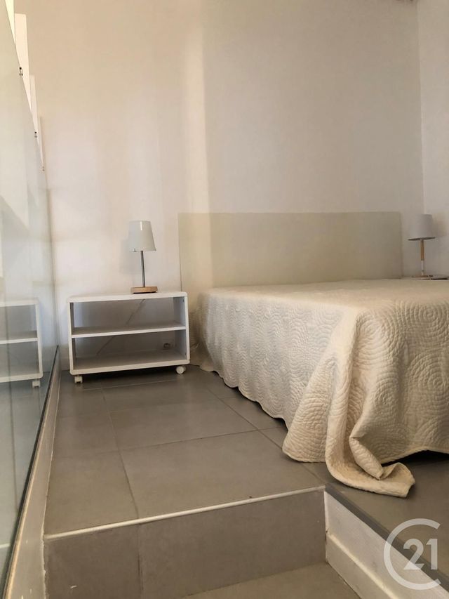 Appartement F1 à louer - 2 pièces - 41.0 m2 - AVIGNON - 84 - PROVENCE-ALPES-COTE-D-AZUR - Century 21 Saint Marc Immobilier