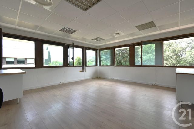 Appartement à louer - 10 pièces - 272.0 m2 - AVIGNON - 84 - PROVENCE-ALPES-COTE-D-AZUR - Century 21 Saint Marc Immobilier