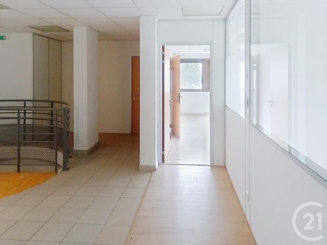 Appartement à louer - 10 pièces - 272.0 m2 - AVIGNON - 84 - PROVENCE-ALPES-COTE-D-AZUR - Century 21 Saint Marc Immobilier