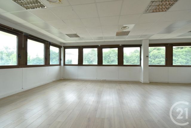 Appartement à louer - 10 pièces - 272.0 m2 - AVIGNON - 84 - PROVENCE-ALPES-COTE-D-AZUR - Century 21 Saint Marc Immobilier