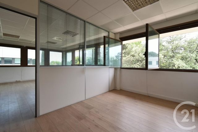 Appartement à louer - 10 pièces - 272.0 m2 - AVIGNON - 84 - PROVENCE-ALPES-COTE-D-AZUR - Century 21 Saint Marc Immobilier