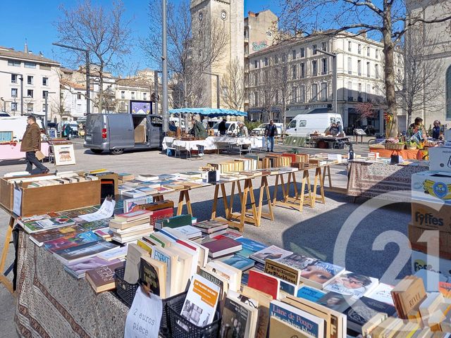 Appartement à louer - 3 pièces - 64.52 m2 - AVIGNON - 84 - PROVENCE-ALPES-COTE-D-AZUR - Century 21 Saint Marc Immobilier