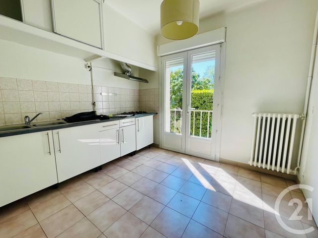 Appartement F3 à louer - 3 pièces - 73.85 m2 - AVIGNON - 84 - PROVENCE-ALPES-COTE-D-AZUR - Century 21 Saint Marc Immobilier