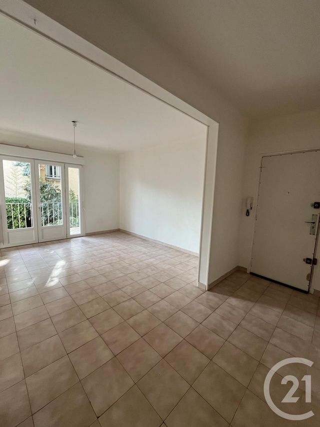 Appartement F3 à louer - 3 pièces - 73.85 m2 - AVIGNON - 84 - PROVENCE-ALPES-COTE-D-AZUR - Century 21 Saint Marc Immobilier