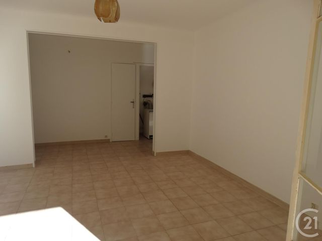 Appartement F3 à louer - 3 pièces - 73.85 m2 - AVIGNON - 84 - PROVENCE-ALPES-COTE-D-AZUR - Century 21 Saint Marc Immobilier