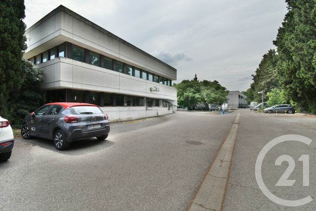 entreprise à louer - 25.0 m2 - AVIGNON - 84 - PROVENCE-ALPES-COTE-D-AZUR - Century 21 Saint Marc Immobilier