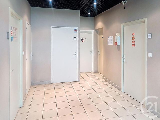 entreprise à louer - 25.0 m2 - AVIGNON - 84 - PROVENCE-ALPES-COTE-D-AZUR - Century 21 Saint Marc Immobilier