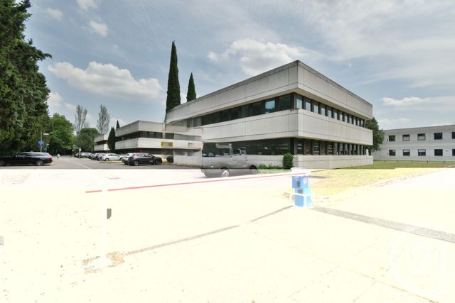entreprise à louer - 25.0 m2 - AVIGNON - 84 - PROVENCE-ALPES-COTE-D-AZUR - Century 21 Saint Marc Immobilier
