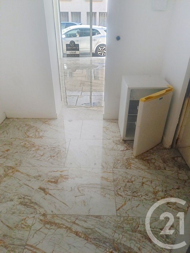 Appartement à louer - 2 pièces - 25.0 m2 - AVIGNON - 84 - PROVENCE-ALPES-COTE-D-AZUR - Century 21 Saint Marc Immobilier