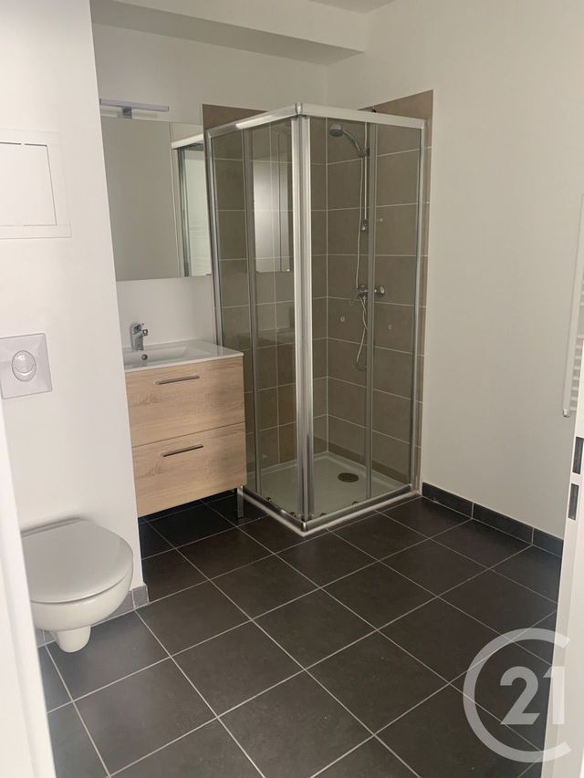 Appartement à louer - 2 pièces - 37.0 m2 - AVIGNON - 84 - PROVENCE-ALPES-COTE-D-AZUR - Century 21 Saint Marc Immobilier