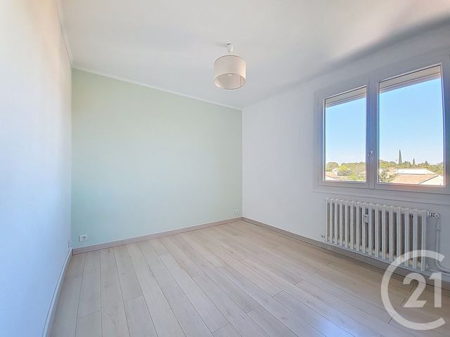 Appartement F3 à vendre - 3 pièces - 90.96 m2 - VILLENEUVE LES AVIGNON - 30 - LANGUEDOC-ROUSSILLON - Century 21 Saint Marc Immobilier