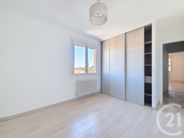 Appartement F3 à vendre - 3 pièces - 90.96 m2 - VILLENEUVE LES AVIGNON - 30 - LANGUEDOC-ROUSSILLON - Century 21 Saint Marc Immobilier