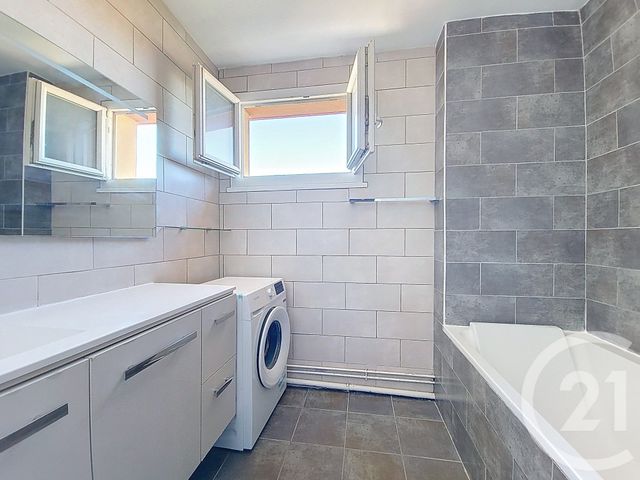 Appartement F3 à vendre - 3 pièces - 90.96 m2 - VILLENEUVE LES AVIGNON - 30 - LANGUEDOC-ROUSSILLON - Century 21 Saint Marc Immobilier