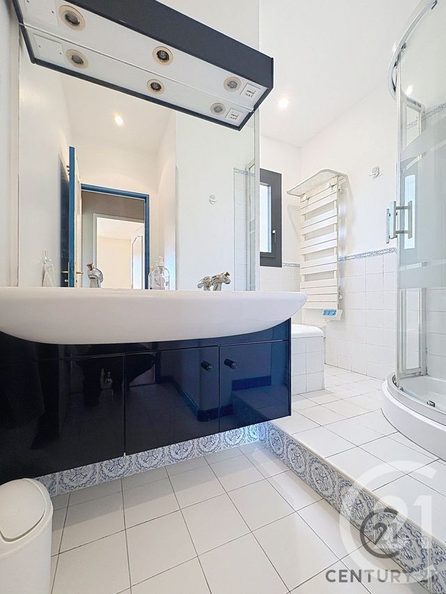 maison à louer - 6 pièces - 166.0 m2 - VILLENEUVE LES AVIGNON - 30 - LANGUEDOC-ROUSSILLON - Century 21 Saint Marc Immobilier