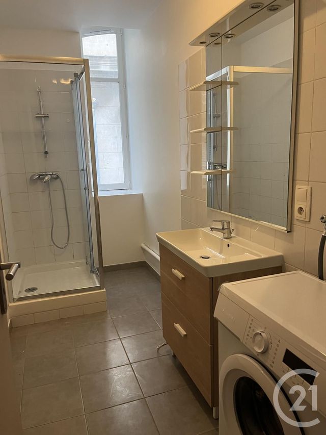 Appartement F3 à louer - 3 pièces - 66.91 m2 - AVIGNON - 84 - PROVENCE-ALPES-COTE-D-AZUR - Century 21 Saint Marc Immobilier