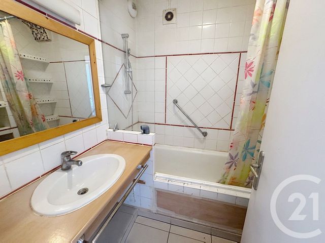 Appartement F3 à vendre - 3 pièces - 64.0 m2 - VILLENEUVE LES AVIGNON - 30 - LANGUEDOC-ROUSSILLON - Century 21 Saint Marc Immobilier