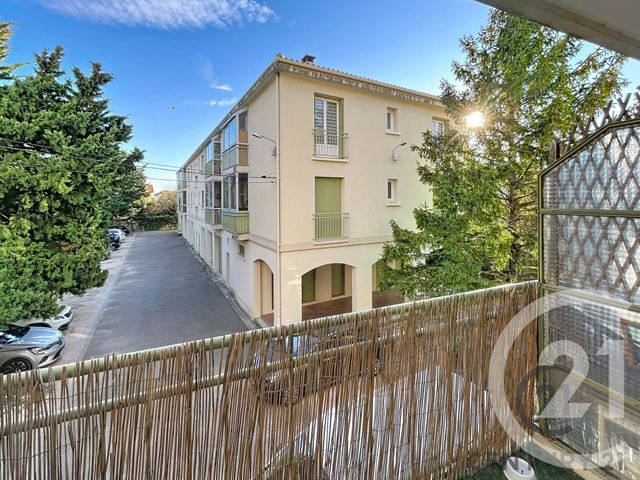 Appartement T3 à louer - 3 pièces - 71.38 m2 - VILLENEUVE LES AVIGNON - 30 - LANGUEDOC-ROUSSILLON - Century 21 Saint Marc Immobilier