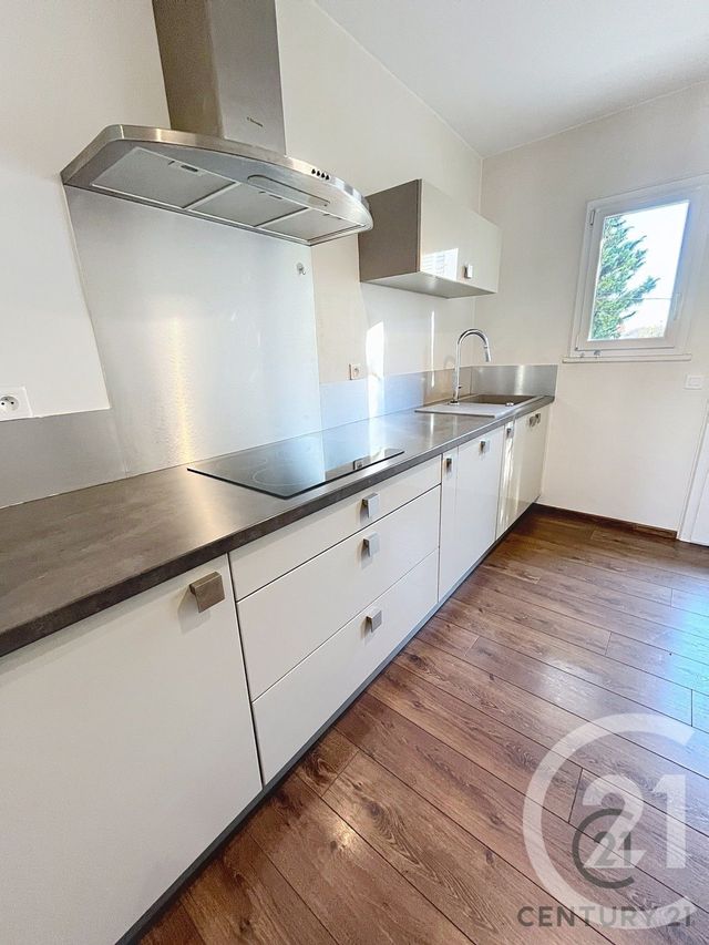 Appartement T3 à louer - 3 pièces - 71.38 m2 - VILLENEUVE LES AVIGNON - 30 - LANGUEDOC-ROUSSILLON - Century 21 Saint Marc Immobilier