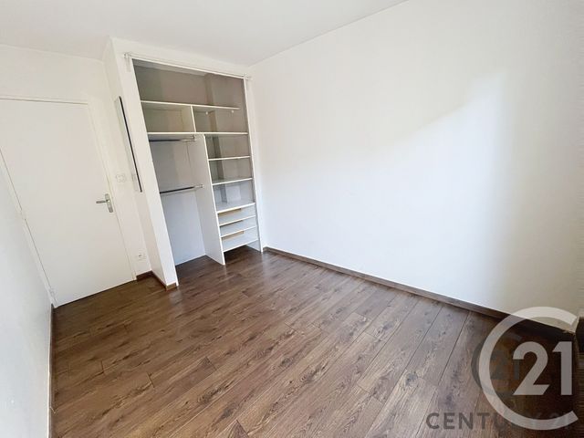 Appartement T3 à louer - 3 pièces - 71.38 m2 - VILLENEUVE LES AVIGNON - 30 - LANGUEDOC-ROUSSILLON - Century 21 Saint Marc Immobilier