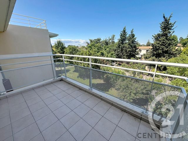 Appartement à louer - 2 pièces - 34.0 m2 - AVIGNON - 84 - PROVENCE-ALPES-COTE-D-AZUR - Century 21 Saint Marc Immobilier