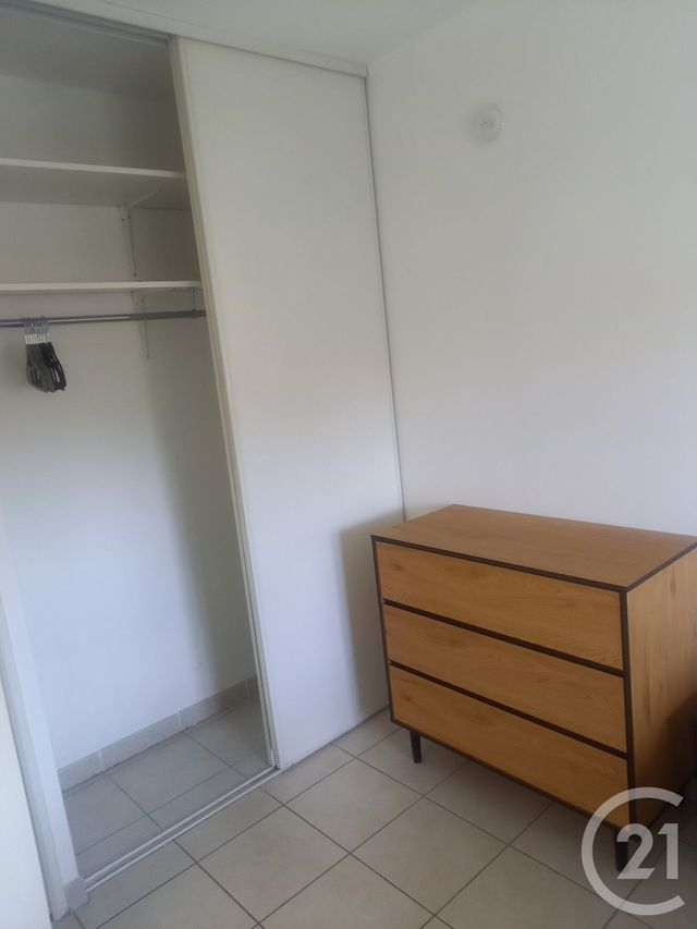 Appartement à louer - 2 pièces - 34.0 m2 - AVIGNON - 84 - PROVENCE-ALPES-COTE-D-AZUR - Century 21 Saint Marc Immobilier