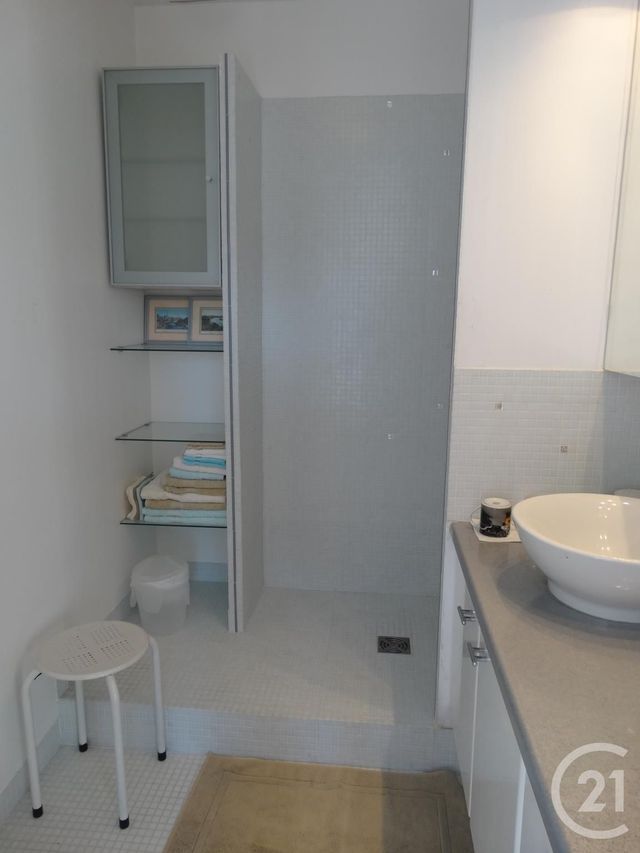 Appartement F2 à louer - 2 pièces - 48.0 m2 - VILLENEUVE LES AVIGNON - 30 - LANGUEDOC-ROUSSILLON - Century 21 Saint Marc Immobilier