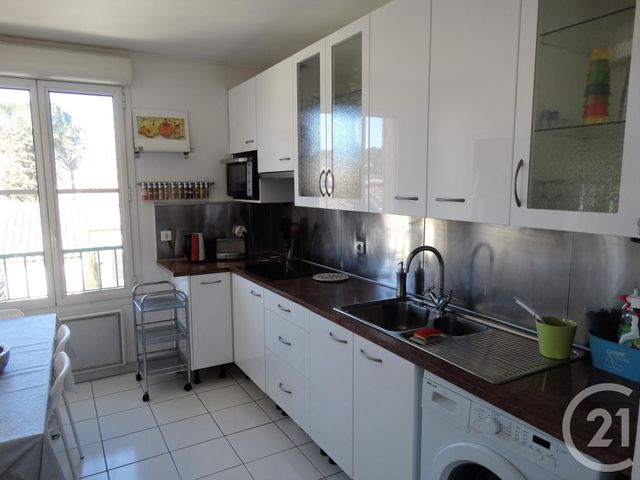 Appartement F2 à louer - 2 pièces - 48.0 m2 - VILLENEUVE LES AVIGNON - 30 - LANGUEDOC-ROUSSILLON - Century 21 Saint Marc Immobilier
