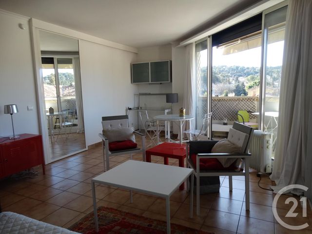 Appartement F2 à louer - 2 pièces - 48.0 m2 - VILLENEUVE LES AVIGNON - 30 - LANGUEDOC-ROUSSILLON - Century 21 Saint Marc Immobilier