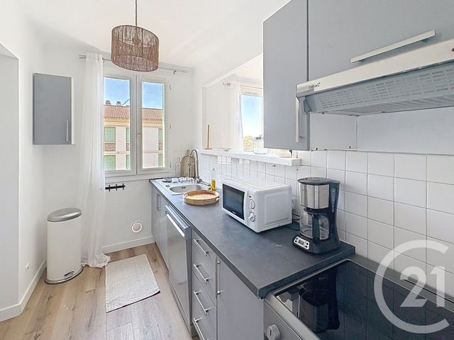 Appartement F4 à louer - 4 pièces - 67.0 m2 - AVIGNON - 84 - PROVENCE-ALPES-COTE-D-AZUR - Century 21 Saint Marc Immobilier