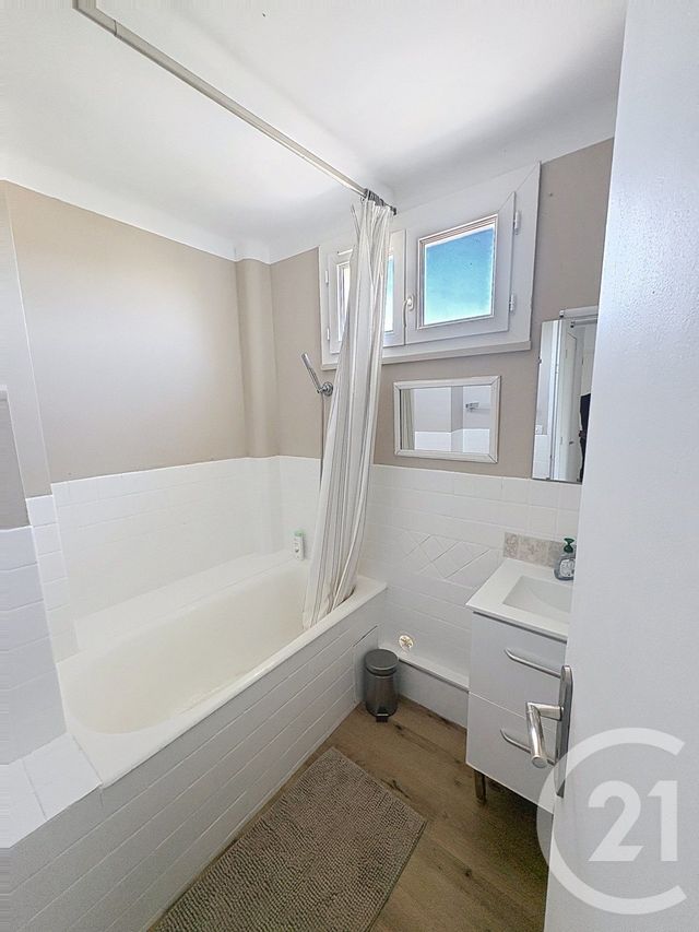 Appartement F4 à louer - 4 pièces - 67.0 m2 - AVIGNON - 84 - PROVENCE-ALPES-COTE-D-AZUR - Century 21 Saint Marc Immobilier