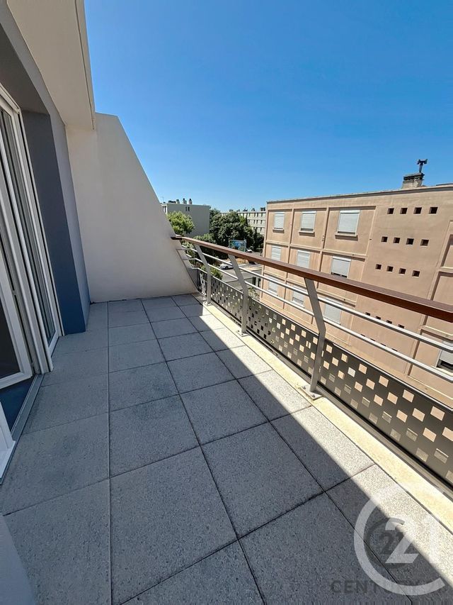 Appartement F1 à louer - 1 pièce - 29.83 m2 - AVIGNON - 84 - PROVENCE-ALPES-COTE-D-AZUR - Century 21 Saint Marc Immobilier