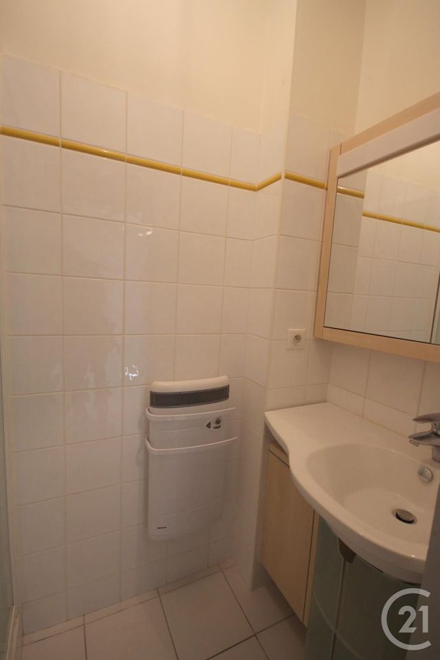 Appartement F2 à louer - 2 pièces - 50.0 m2 - AVIGNON - 84 - PROVENCE-ALPES-COTE-D-AZUR - Century 21 Saint Marc Immobilier