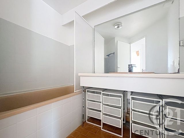maison à louer - 4 pièces - 87.77 m2 - LES ANGLES - 30 - LANGUEDOC-ROUSSILLON - Century 21 Saint Marc Immobilier