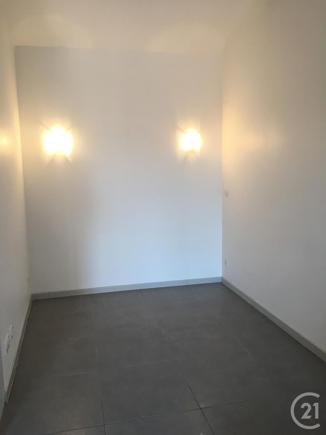 Appartement F1 à louer - 1 pièce - 38.24 m2 - AVIGNON - 84 - PROVENCE-ALPES-COTE-D-AZUR - Century 21 Saint Marc Immobilier