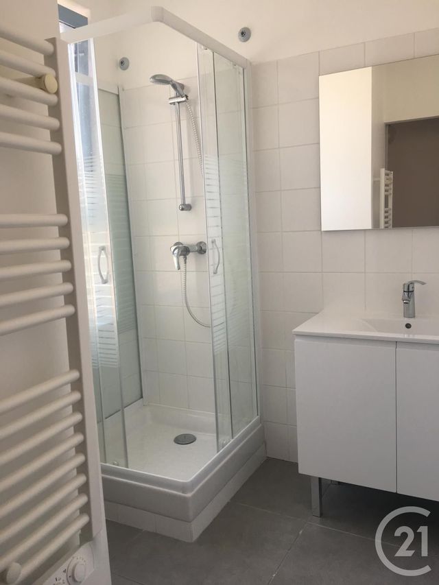 Appartement F1 à louer - 1 pièce - 38.24 m2 - AVIGNON - 84 - PROVENCE-ALPES-COTE-D-AZUR - Century 21 Saint Marc Immobilier