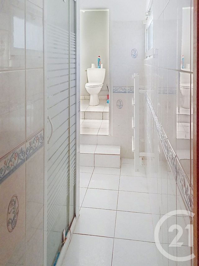 Appartement T2 à louer - 2 pièces - 41.52 m2 - AVIGNON - 84 - PROVENCE-ALPES-COTE-D-AZUR - Century 21 Saint Marc Immobilier