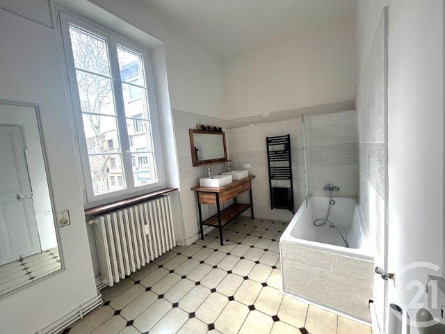 Appartement F3 à louer - 3 pièces - 73.69 m2 - AVIGNON - 84 - PROVENCE-ALPES-COTE-D-AZUR - Century 21 Saint Marc Immobilier