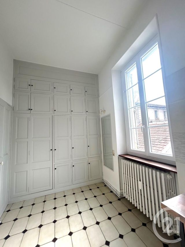 Appartement F3 à louer - 3 pièces - 73.69 m2 - AVIGNON - 84 - PROVENCE-ALPES-COTE-D-AZUR - Century 21 Saint Marc Immobilier