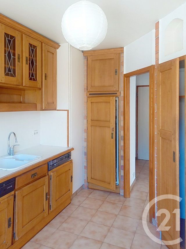 Appartement F2 à louer - 2 pièces - 50.0 m2 - VILLENEUVE LES AVIGNON - 30 - LANGUEDOC-ROUSSILLON - Century 21 Saint Marc Immobilier