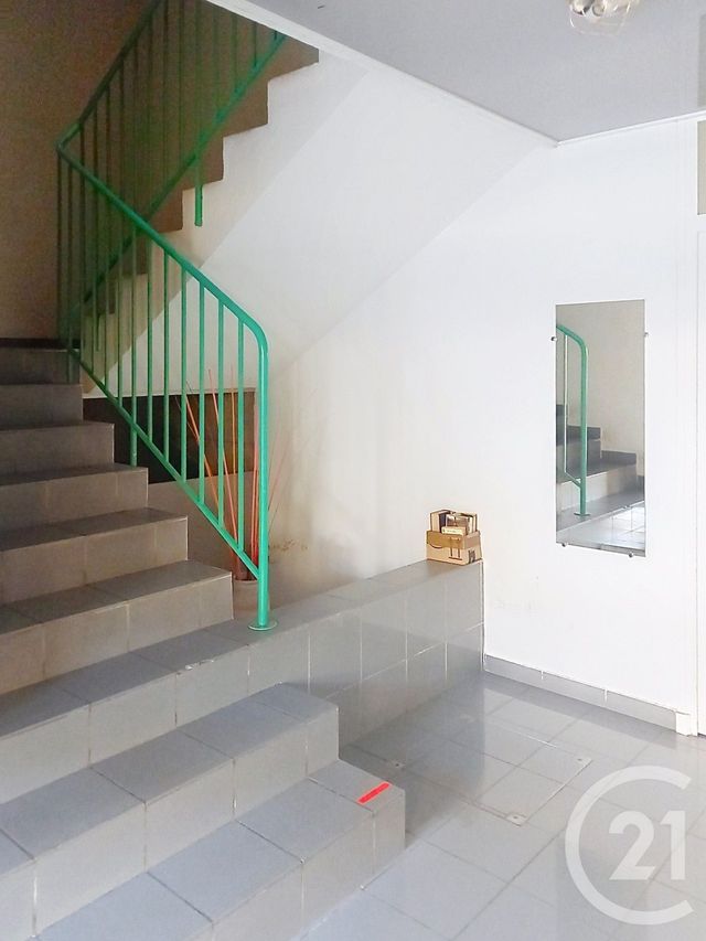 Appartement F2 à louer - 2 pièces - 50.0 m2 - VILLENEUVE LES AVIGNON - 30 - LANGUEDOC-ROUSSILLON - Century 21 Saint Marc Immobilier