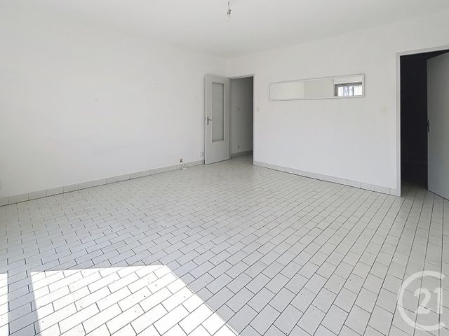 Appartement F2 à vendre - 2 pièces - 45.83 m2 - AVIGNON - 84 - PROVENCE-ALPES-COTE-D-AZUR - Century 21 Saint Marc Immobilier
