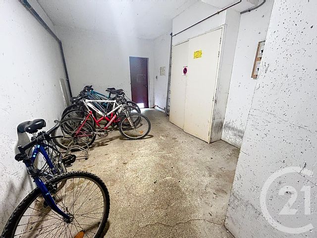 Appartement F2 à vendre - 2 pièces - 45.83 m2 - AVIGNON - 84 - PROVENCE-ALPES-COTE-D-AZUR - Century 21 Saint Marc Immobilier