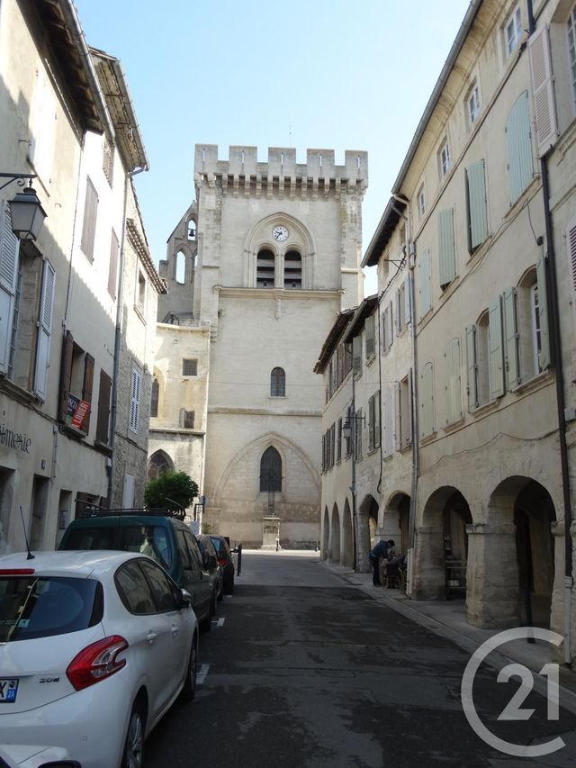 Appartement F3 à louer - 3 pièces - 93.35 m2 - VILLENEUVE LES AVIGNON - 30 - LANGUEDOC-ROUSSILLON - Century 21 Saint Marc Immobilier