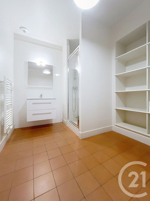 Appartement F3 à louer - 3 pièces - 93.35 m2 - VILLENEUVE LES AVIGNON - 30 - LANGUEDOC-ROUSSILLON - Century 21 Saint Marc Immobilier