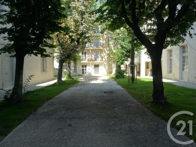 Appartement F3 à louer - 3 pièces - 93.35 m2 - VILLENEUVE LES AVIGNON - 30 - LANGUEDOC-ROUSSILLON - Century 21 Saint Marc Immobilier