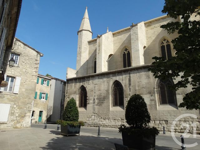 Appartement F3 à louer - 3 pièces - 93.35 m2 - VILLENEUVE LES AVIGNON - 30 - LANGUEDOC-ROUSSILLON - Century 21 Saint Marc Immobilier