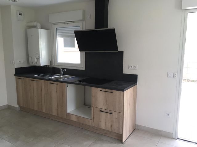 Appartement F2 à louer - 2 pièces - 42.5 m2 - VILLENEUVE LES AVIGNON - 30 - LANGUEDOC-ROUSSILLON - Century 21 Saint Marc Immobilier