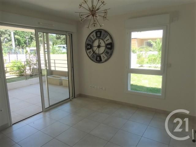 Appartement F2 à louer - 2 pièces - 42.5 m2 - VILLENEUVE LES AVIGNON - 30 - LANGUEDOC-ROUSSILLON - Century 21 Saint Marc Immobilier